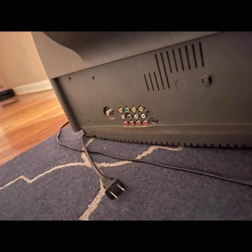 Tv - Picture 3 of 3